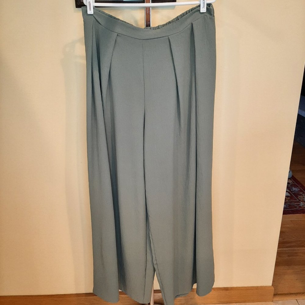 NWOT!!!  Quality STYLIVE Olive Sage Lightweight Palazzo Pants 3X